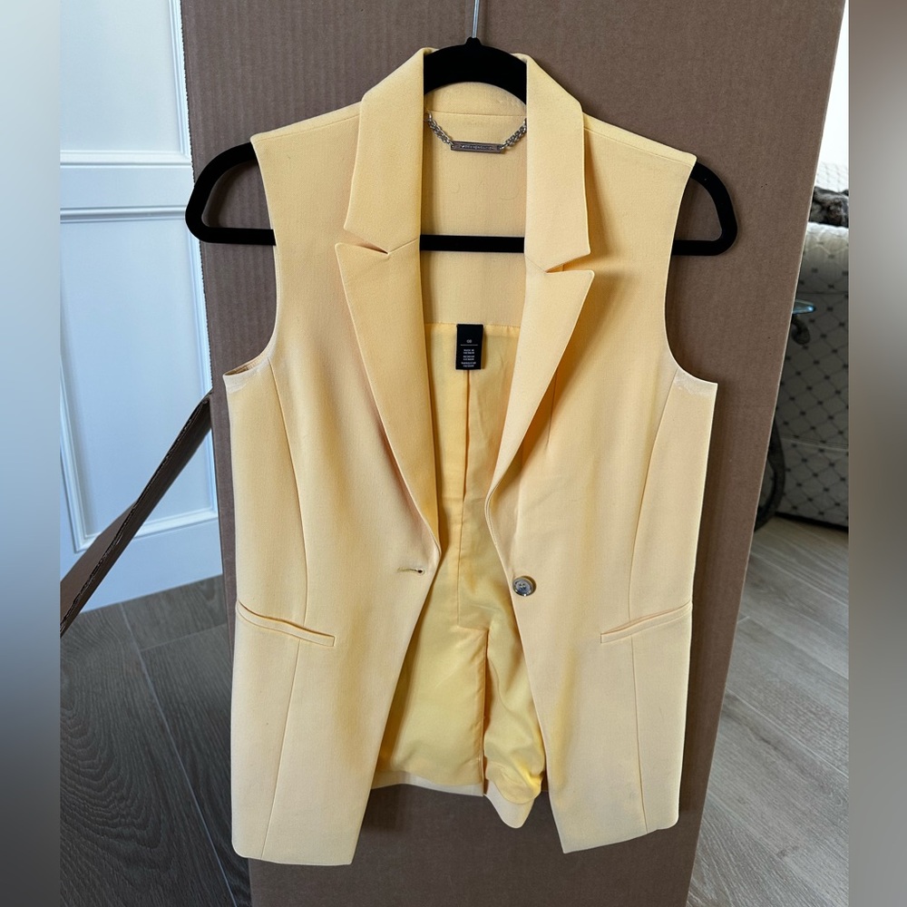 White House Black Market Vest Blazer - Size 00